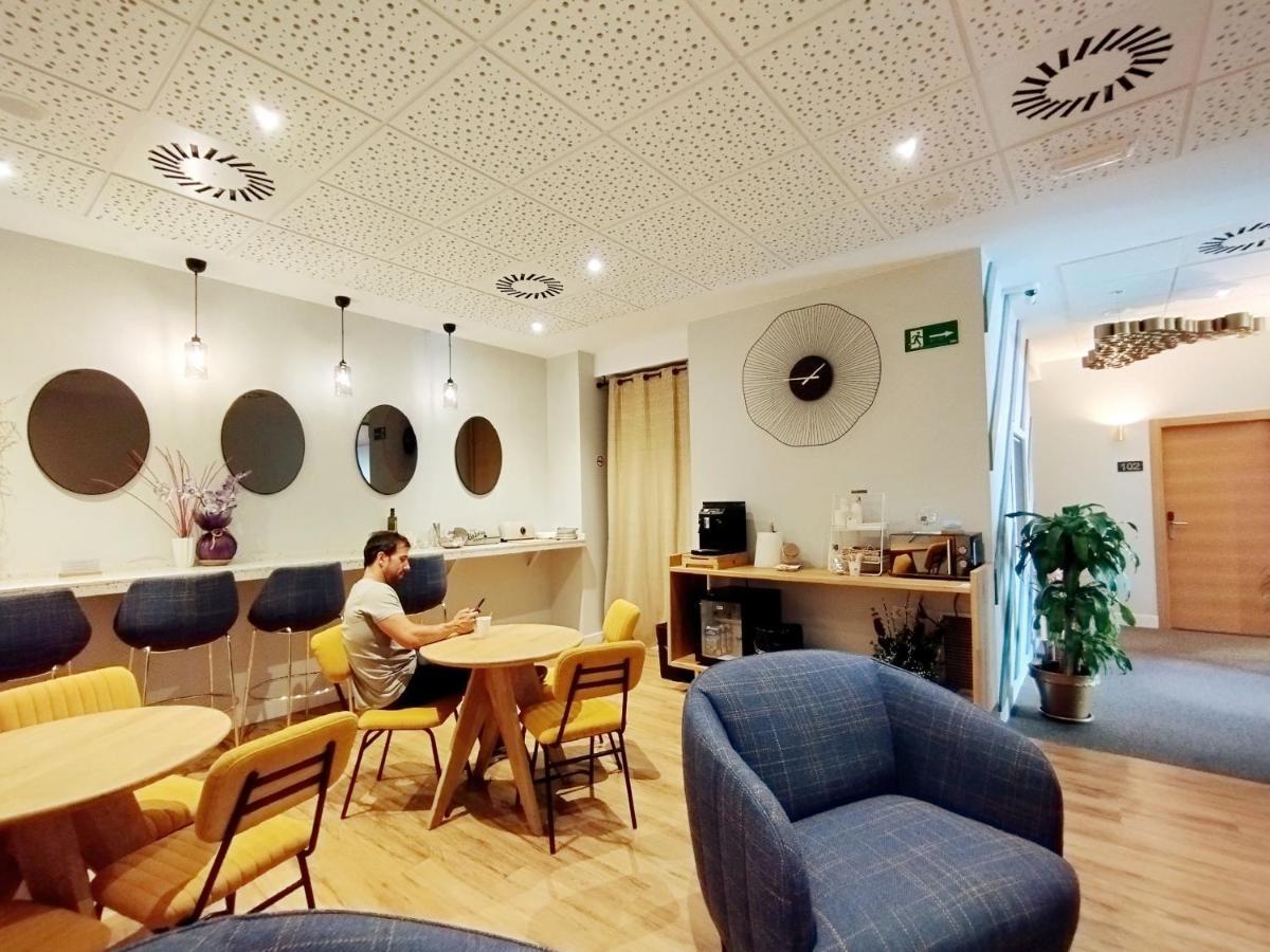 Habital Suites Jaca Exterior photo